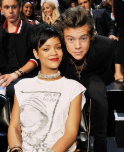 rihannasdick:  Rihanna + One Direction 