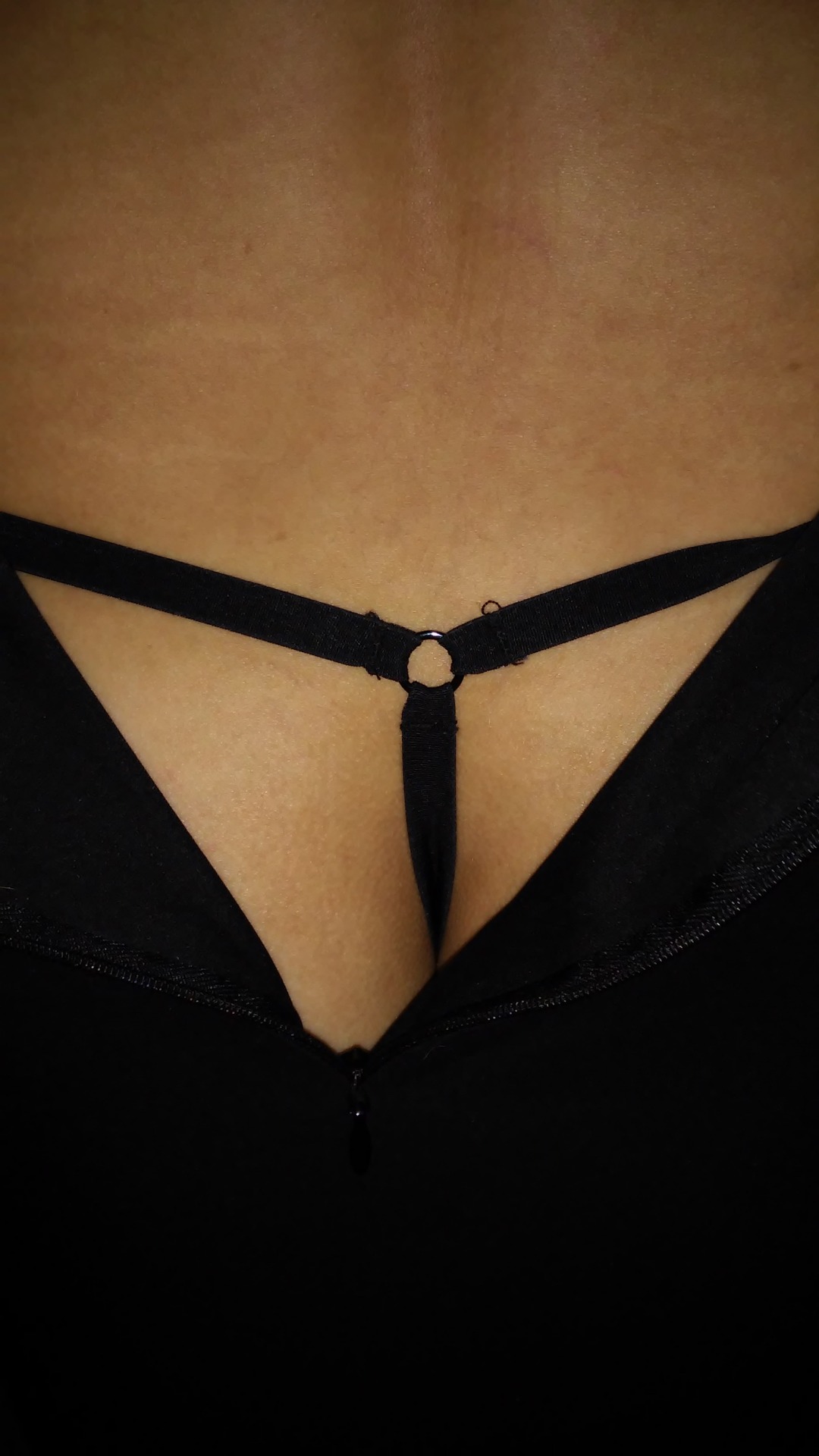 klrspussy:  What it looks like from behind when my dress is unzipped.  =)http://www.klrspussy.tumblr.com/archiveReblog