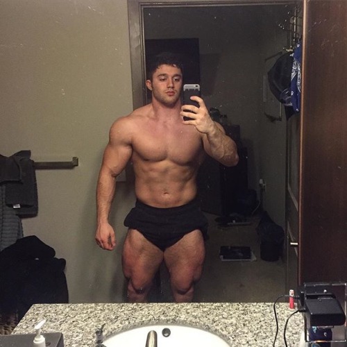 alphamusclefreaks:  21 years old youngmusclestl  