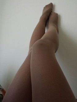 sw33tmilfladi:  I think I am in love with nude tights