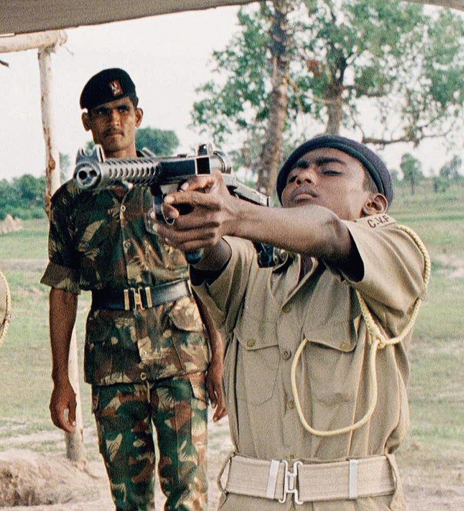 thegunblog:  paradynamic:  tacblog1:  mando-gunslinger:  stupidly-american:  fnhfal: