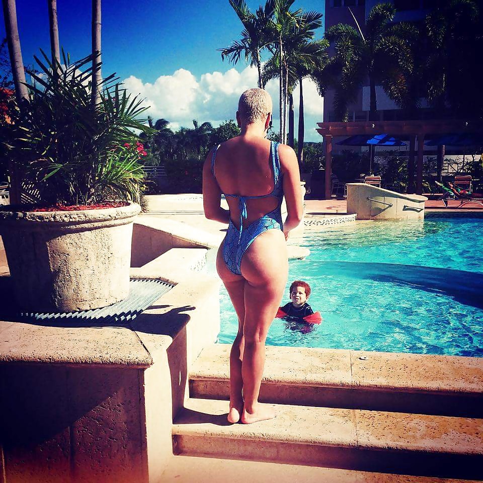 polonegativo00:  Angelique Burgos a.k.a. La BurbuCreditos a: https://xhamster.com/users/bellaquitopr666