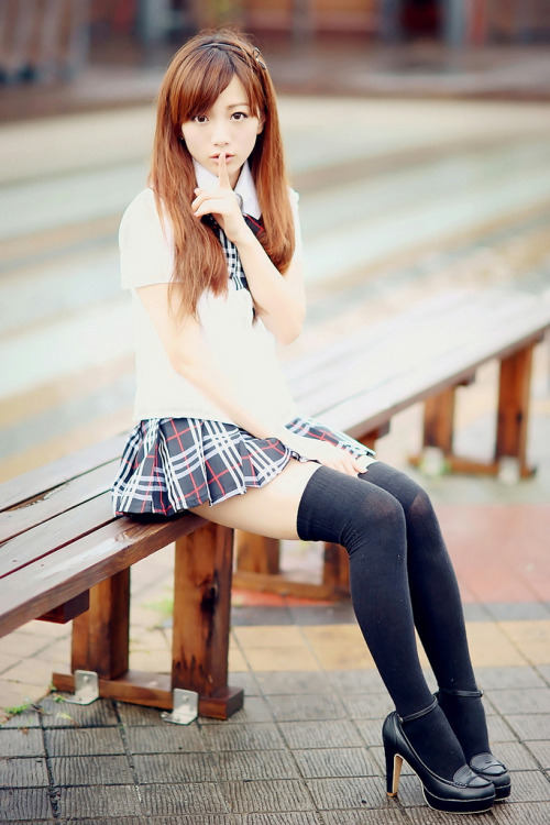 Perfect Schoolgirl - Zheng Ru Yin (鄭如吟) 