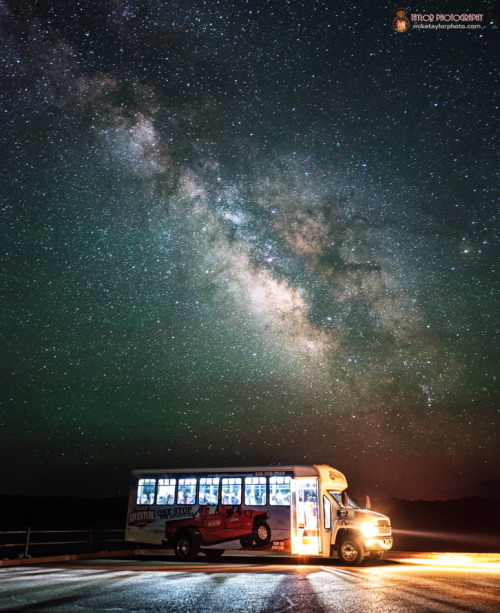 enb0y:  just–space:  Galactic Bus  Photo by Mike Taylor js