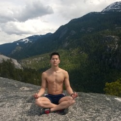 chinesemale:  上山修道 #zen #hike #mountains