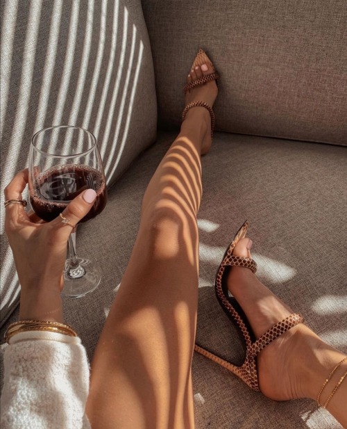 highheels-and-whiskey: classy-for-the-gentleman: darkangelfoundmyway-069: classy-for-the-gentleman: 