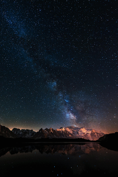 misterlemonzafterlife:  yourstrulymagickghost:Lovely night sky 📸👌 https://MisterLemonzAfterlife.tumblr.com/archive