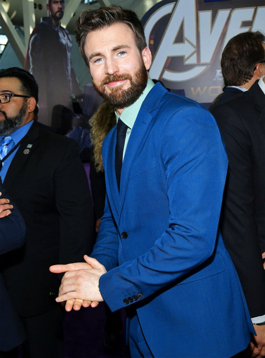 chris evans avengers premiere