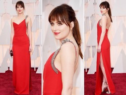 fiftyshadesreview:  Dakota at the Oscars last night.