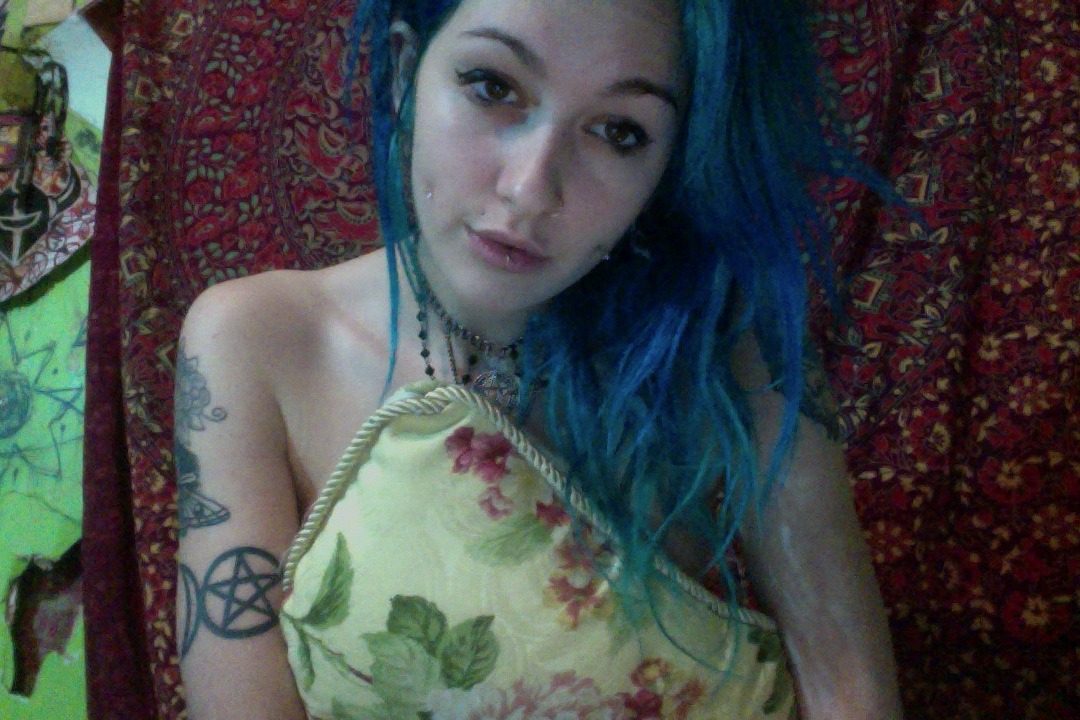moonflowershelby:  Nude and rude… just kitten but i love being a playful lil faerie