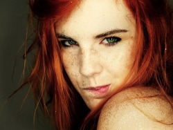 paleamber:  redhead  Oh the freckles