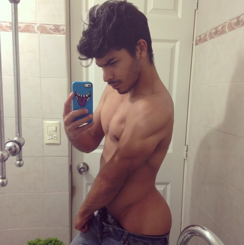 @Ottoyanez DESNUDO