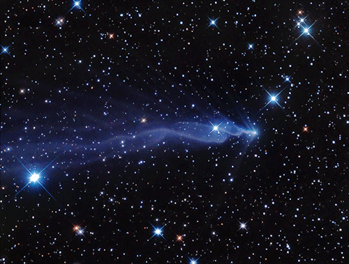 spacewonder19:rare blue comet C/2016 R2 with unique tail streamers