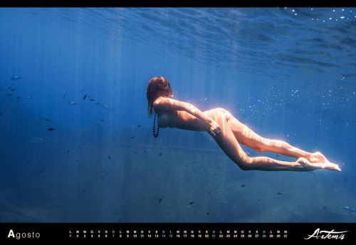 Happy Nudist