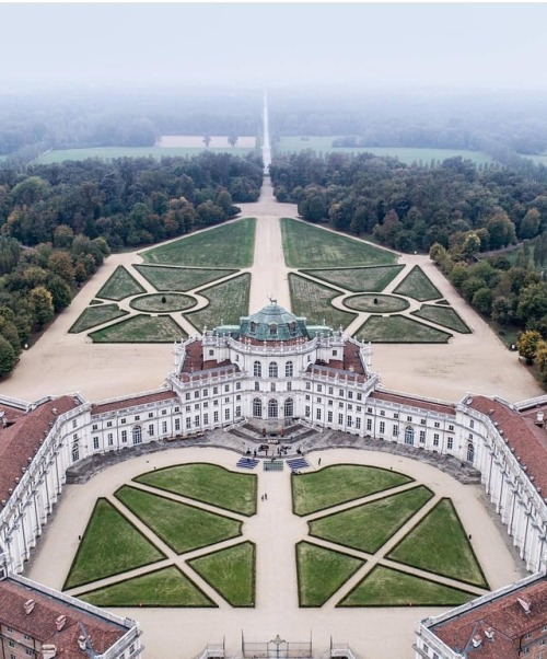 versaillesadness:Thank you @stefanogera for this breathtaking view of Stupinigi ️..#italy #torino #a