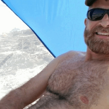 trail-exhibitionist: Stroking at the beach