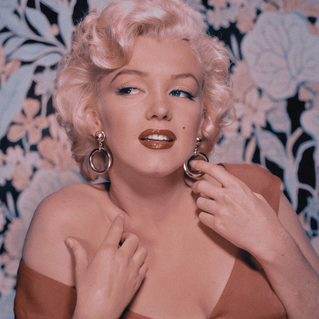 Marilyn Monroe assorted icons 1/?
Give Credit Or Reblog If You Use