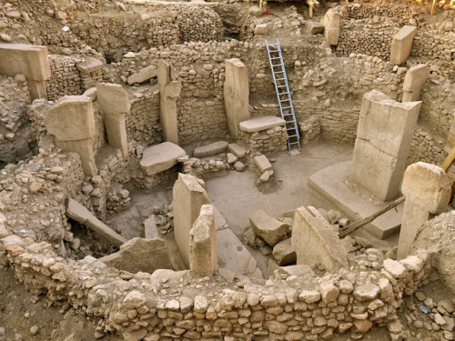 historyarchaeologyartefacts:Gobekli Tepe, possibly an ancient temple. Turkey, approx. 8000 BCE. [106