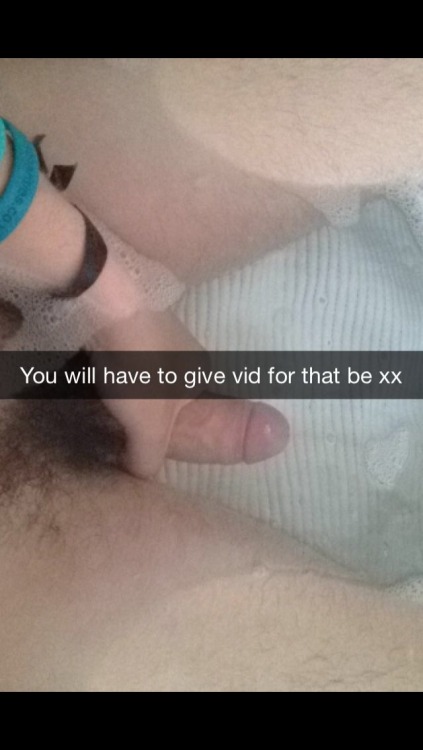 snapchatladsexposed:  More of this hotty 