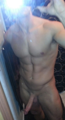 naked-straight-men:  Was a little worked up after [m] y workout, sorry for the quality