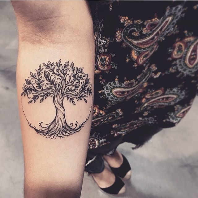  — Tree Tattoo Artist: EQUILATTERA △ Private Tattoo...