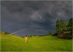 natural-and-beautiful:  somewhere over the rainbow o_gd 