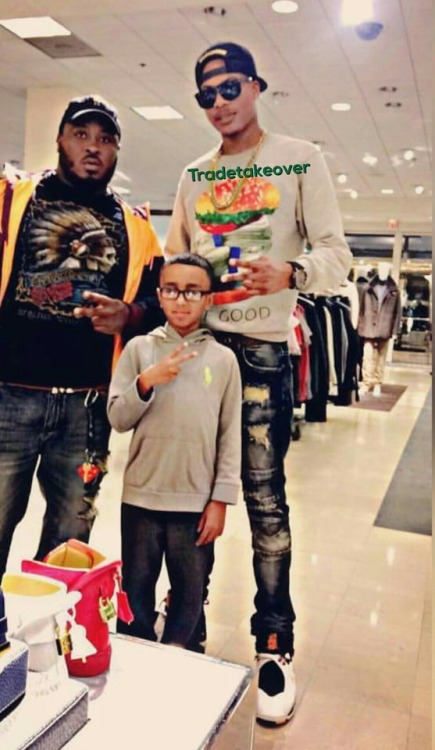 tradetakeover:Homeboy is like 6'7 and i have more of him. 😍😍
