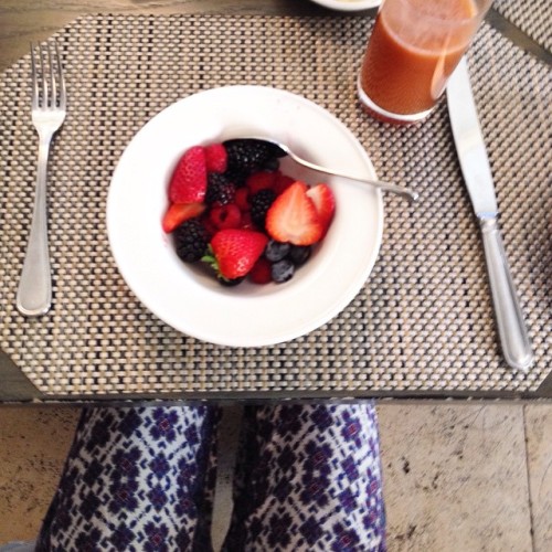 bamhbi: fruit bowls, pressed juices, and flowy pants… I love California ☺️ follow for more si