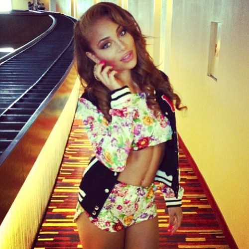 hiolivejuicee:  Who is this?