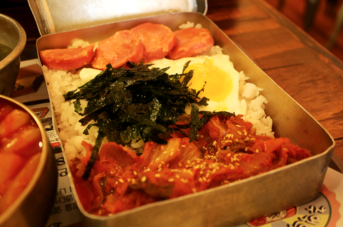 떡볶이 ddukbokki & 도시락 비빔밥 lunchbox bibimbab @ 별다방미스리 in Seoul, South Korea