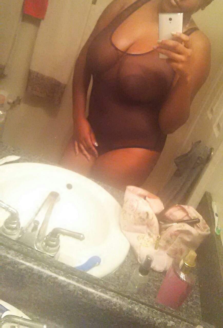awkwardassbitch:  Just posin   Beautiful!!