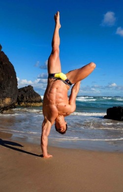 jockbeach:  http://jockbeach.tumblr.com