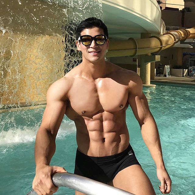   Musclemania Pro Jun Choi (최성준)   