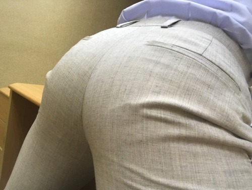 hypnobutler: Horny at work