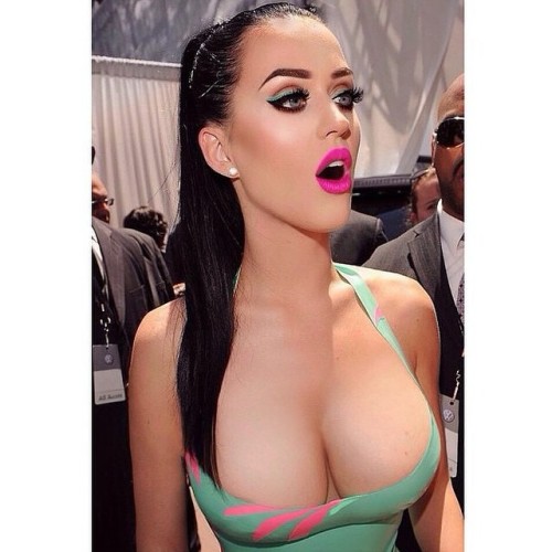 bombshellbootys: Katy Perry