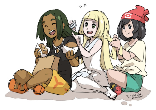 dc9spot: True friend take care of each other hairs. /Hau in front because I don’t trust him with Lillie’s braids. 