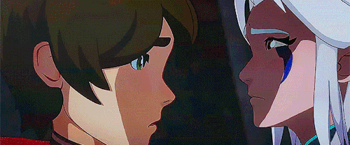 Rayllum + Kissing