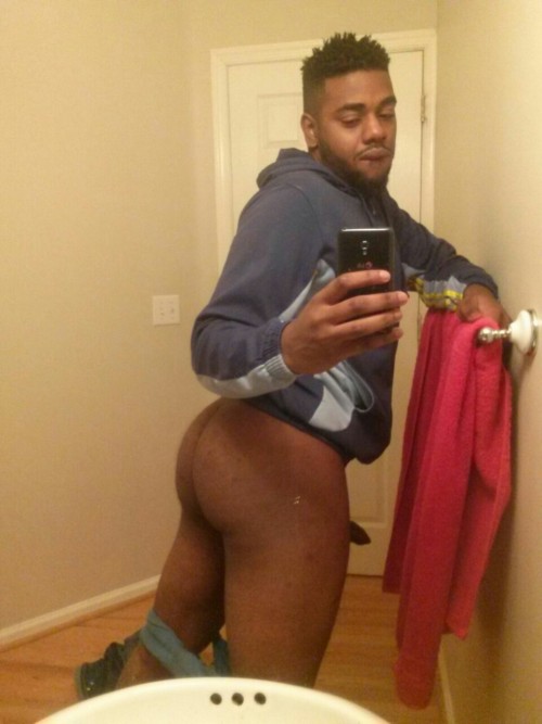 thiksoul69:  thickcakesneedfrosting:  Damn  Hell yeah…#thiksoul69