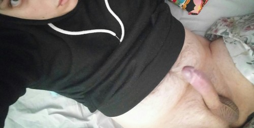 sm0keyjay: Horny… You are bigger than my boyfriend