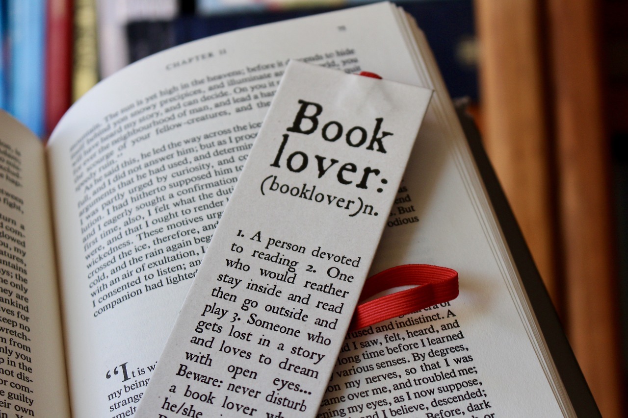 Книга i love me. Booklover книга. Читалка для книг. Кинг i Love books. I Love reading.