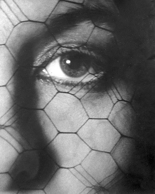 semioticapocalypse:  John Gutmann. Memory. 1939  [::SemAp FB || SemAp::]