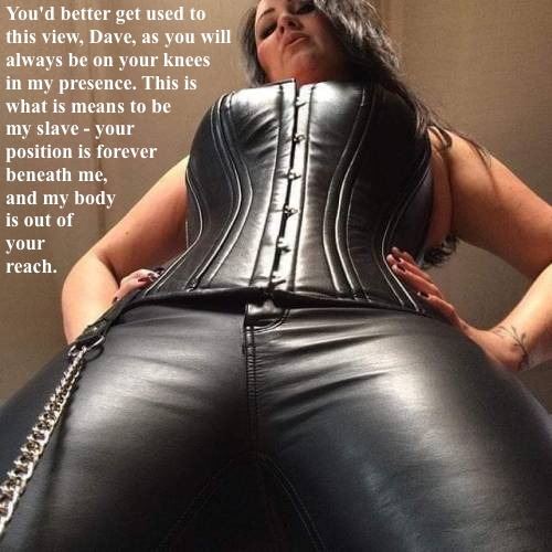 womanworshipper:Whenever Marianne took on a new slave for training, she always ensured that they kne