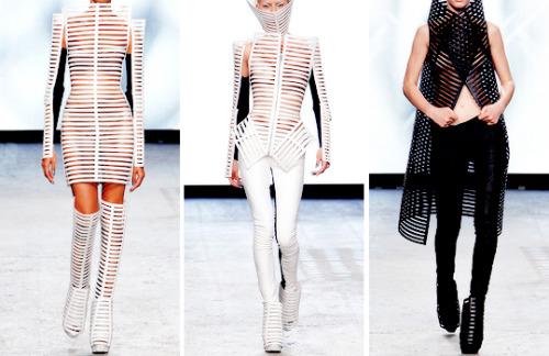 fashion-runways:GARETH PUGH Spring/Summer RTW 2012if you want to support this blog consider donating