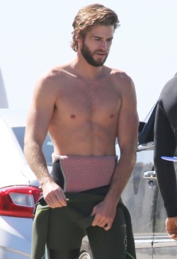 hotfamousmen:  Liam Hemsworth