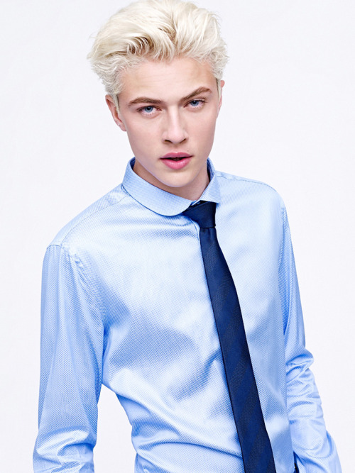 Porn homme–models:  Lucky Blue Smith // photos