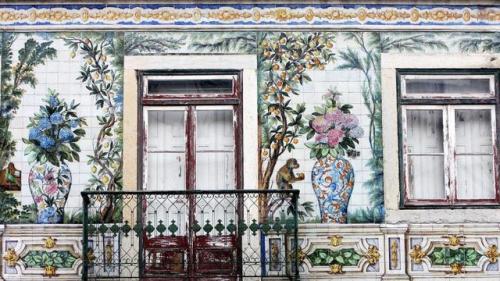 treasureful-tiles:Lisbon, Portugal 
