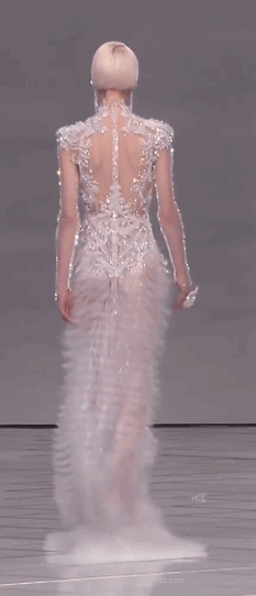 couture-constellation:  Guo Pei Haute Couture Spring ‘16 