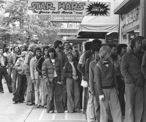 cynema: Waiting in line for the premier of Star Wars (1977)