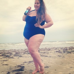 nataliemeansnice:  the blue suede suit came out today. missed you, bb. #effyourbeautystandards #honormycurves #fatshion #fattiesonthebeach #vacation #beach  (at Kahala Beach)