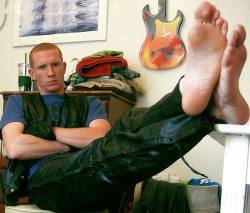 Bigfoot107:Red Top Red Bottoms Looks Like He’s Ready To Git Busy? Great Feet